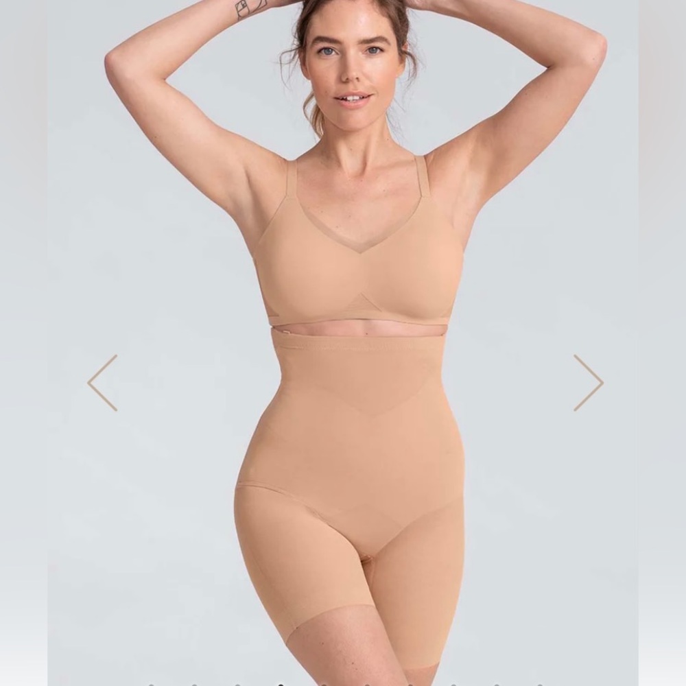 Honey love super power short in sand Large